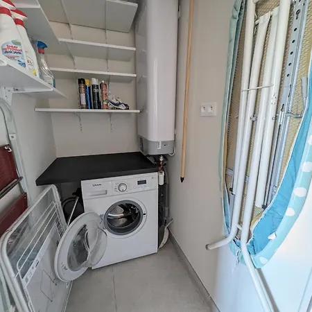 Apartment T2 Renove, Climatise, Proche Avec Parking A - Fr-1-797-59 *